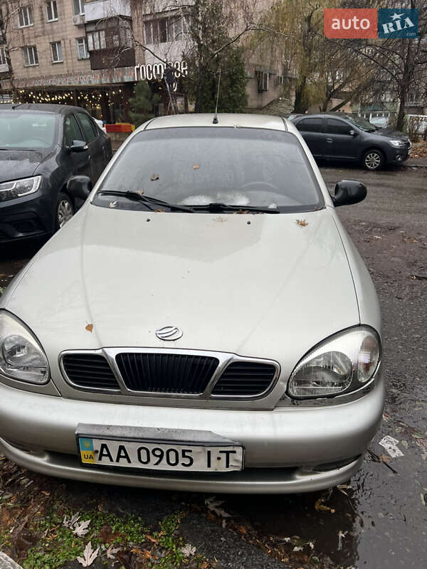 Седан ЗАЗ Lanos 2010 в Киеве