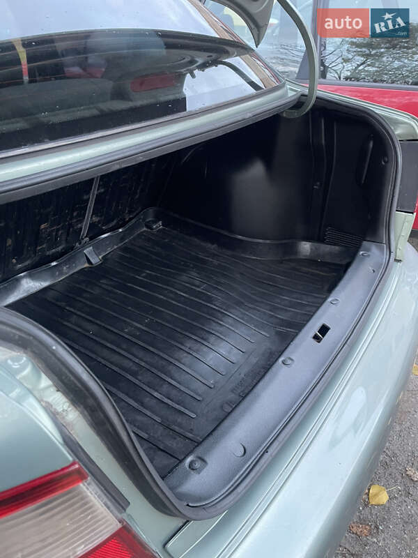 Седан ЗАЗ Lanos 2010 в Киеве