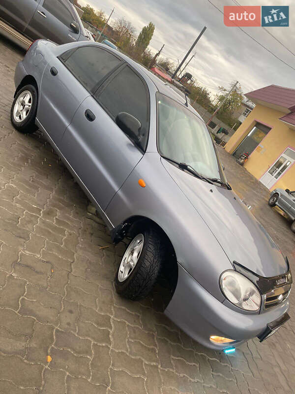 Седан ЗАЗ Lanos 2010 в Краснограді