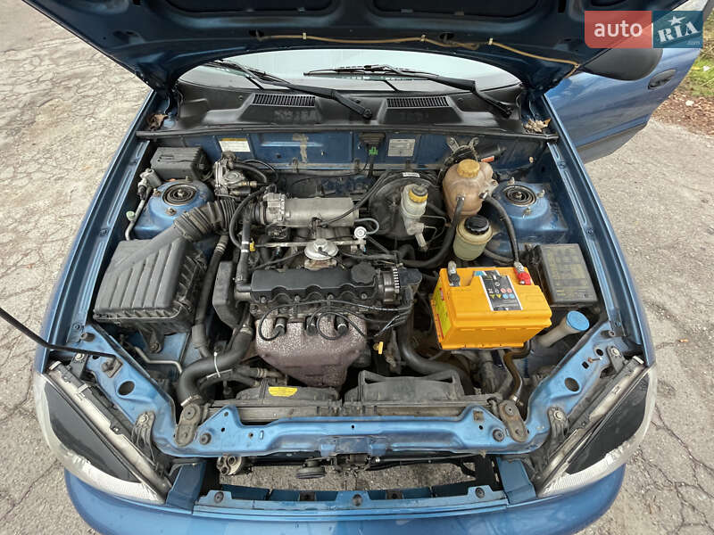 Седан ЗАЗ Lanos 2011 в Кам'янському