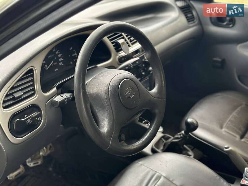 Седан ЗАЗ Lanos 2009 в Николаеве