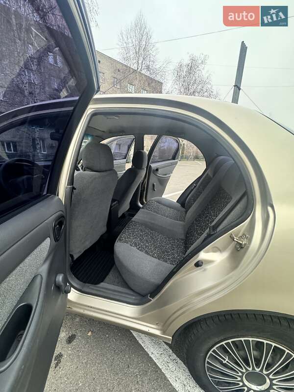 Седан ЗАЗ Lanos 2011 в Зміїві