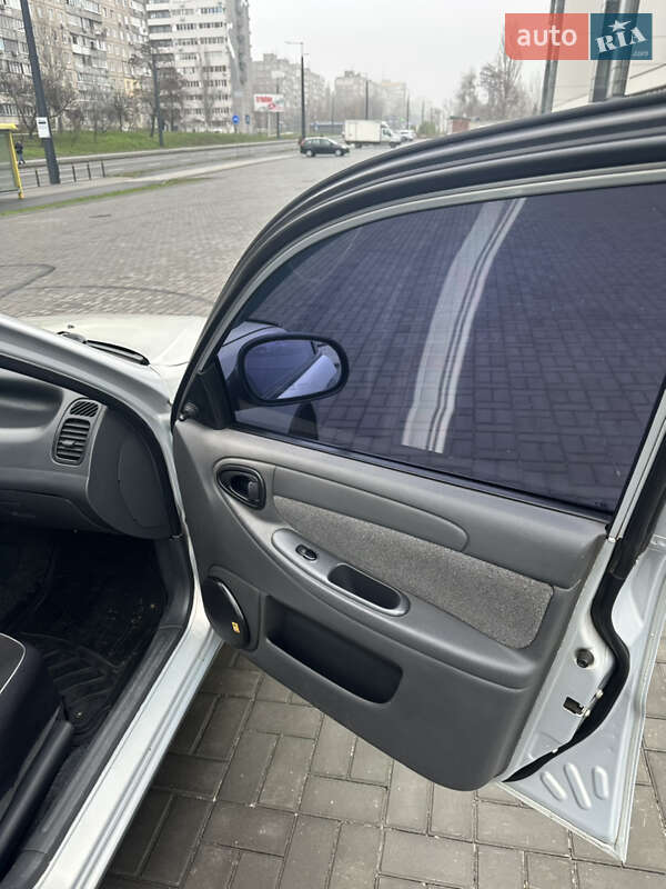 Седан ЗАЗ Lanos 2010 в Днепре