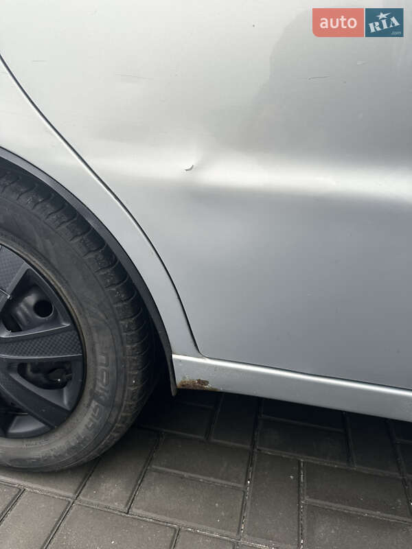 Седан ЗАЗ Lanos 2010 в Днепре