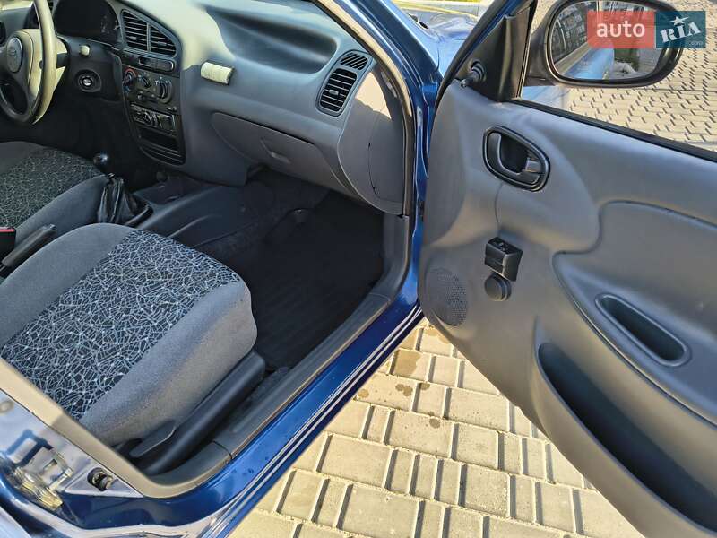 Седан ЗАЗ Lanos 2010 в Горішніх Плавнях