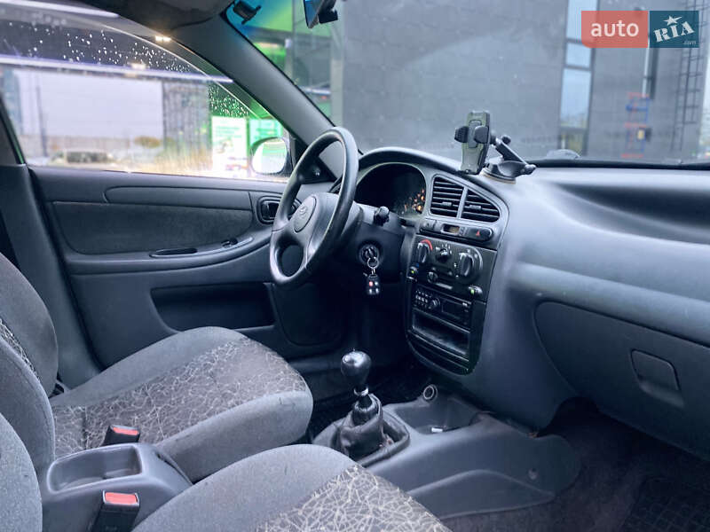 Седан ЗАЗ Lanos 2011 в Днепре