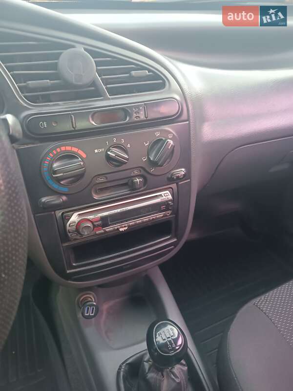 Седан ЗАЗ Lanos 2005 в Волочиске