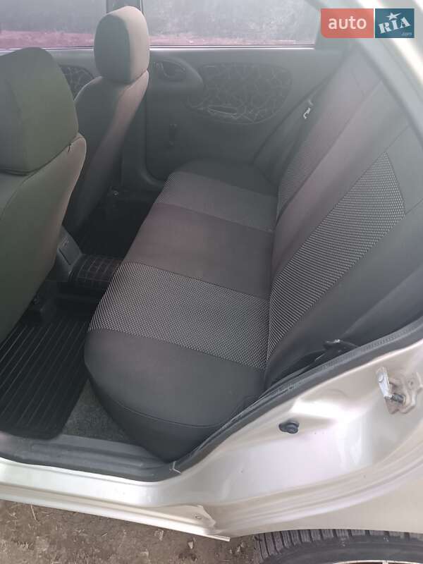 Седан ЗАЗ Lanos 2005 в Волочиске