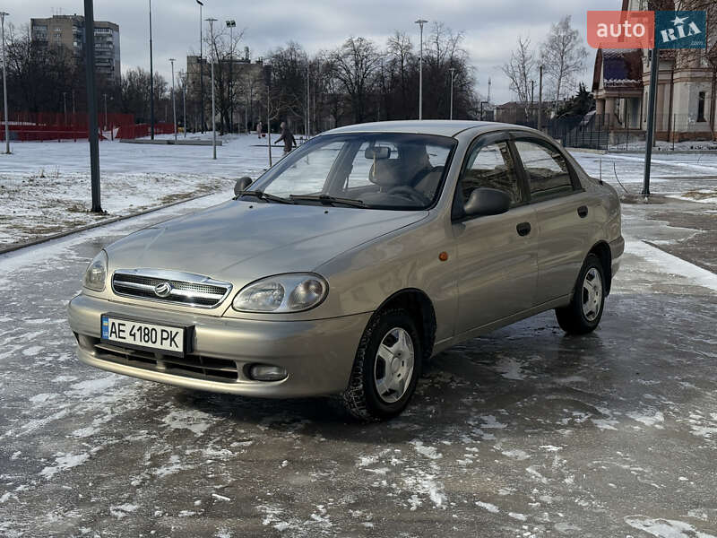 Седан ЗАЗ Lanos 2009 в Днепре