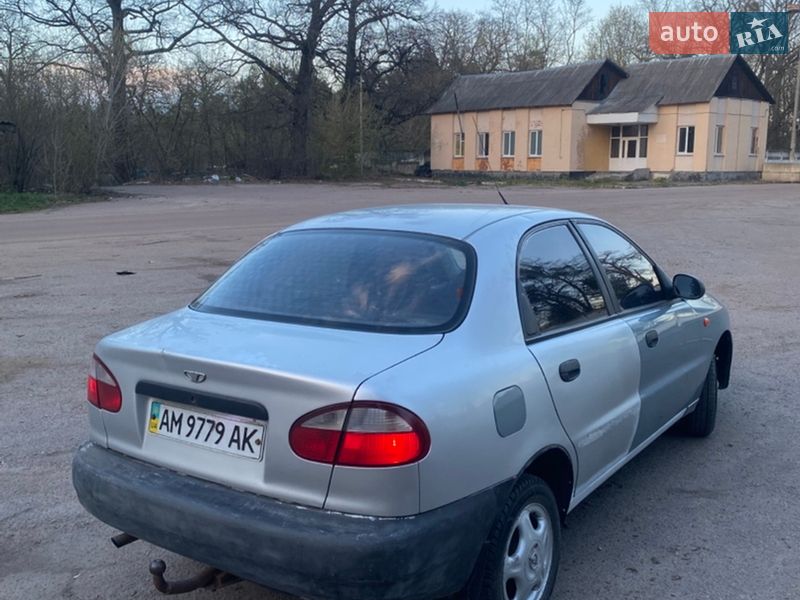 Седан ЗАЗ Lanos 2005 в Озерному