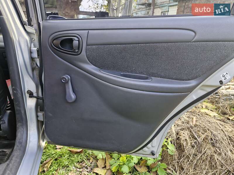 Седан ЗАЗ Sens 2012 в Борисполі