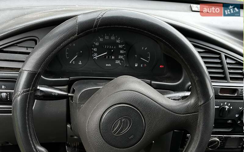 Седан ЗАЗ Sens 2012 в Воловце