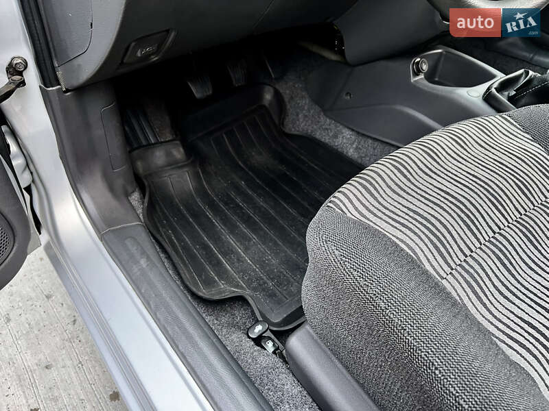 Седан ЗАЗ Sens 2013 в Киеве