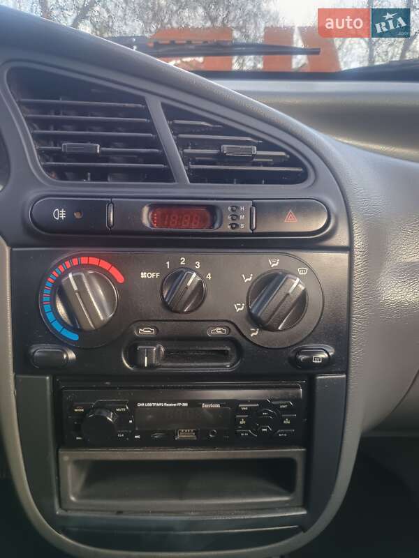 Седан ЗАЗ Sens 2012 в Ужгороді