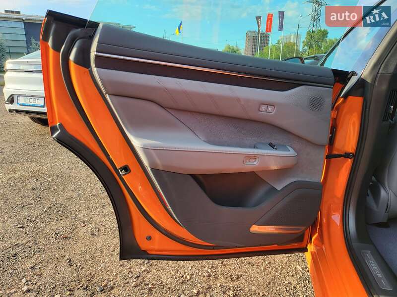 Внедорожник / Кроссовер Zeekr 001 2025 в Киеве