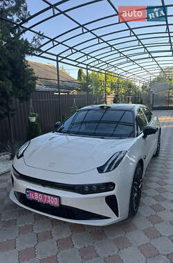 Внедорожник / Кроссовер Zeekr 001 2025 в 