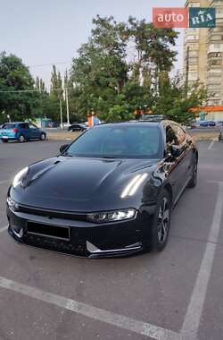 Zeekr 001 2024