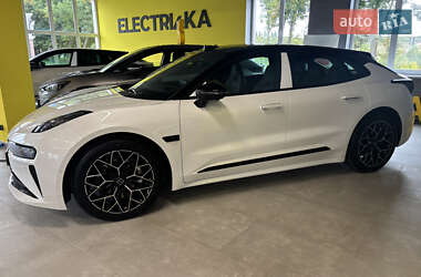 Zeekr 001 2025