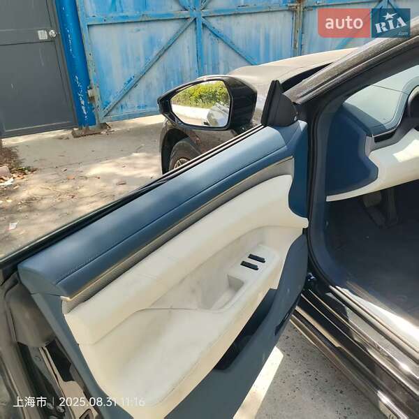 Позашляховик / Кросовер Zeekr 001 2024 в Києві