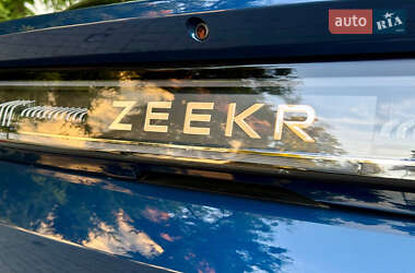 Позашляховик / Кросовер Zeekr 001 2023 в 