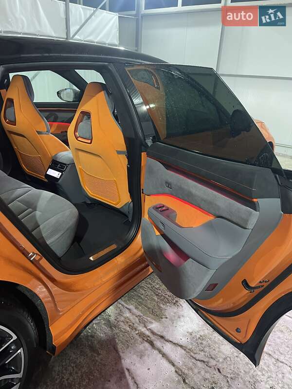 Позашляховик / Кросовер Zeekr 001 2024 в Кролевці