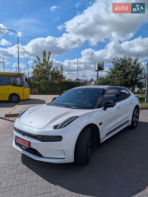 Внедорожник / Кроссовер Zeekr 001 2024 в 