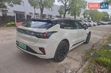 Позашляховик / Кросовер Zeekr 001 2024 в 