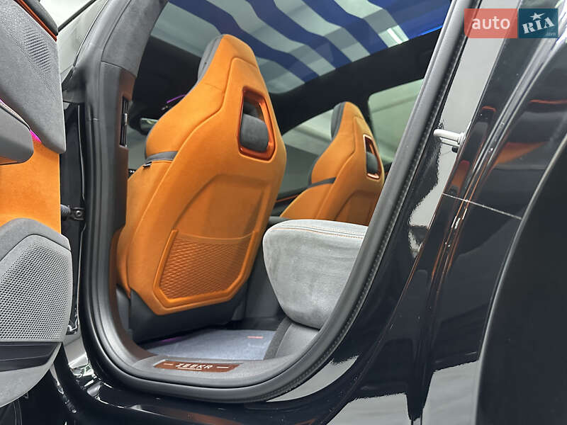 Позашляховик / Кросовер Zeekr 001 2024 в Дніпрі