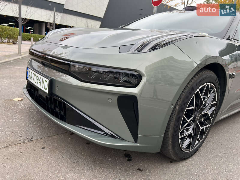 Позашляховик / Кросовер Zeekr 001 2024 в Києві