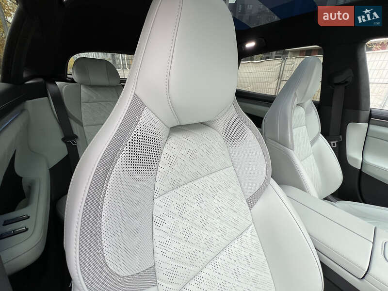 Позашляховик / Кросовер Zeekr 001 2024 в Києві