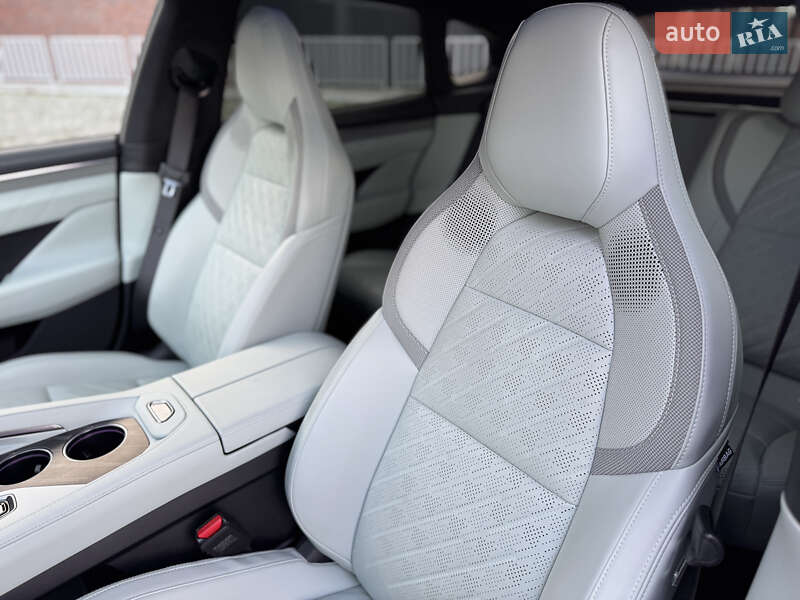 Позашляховик / Кросовер Zeekr 001 2024 в Дніпрі