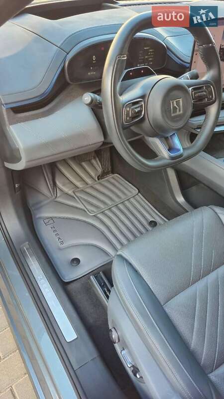 Внедорожник / Кроссовер Zeekr 001 2024 в Черкассах