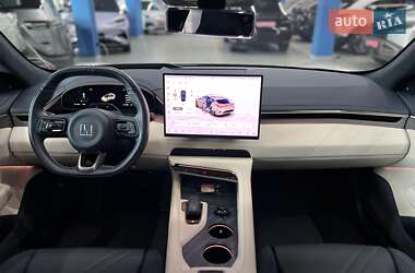 Позашляховик / Кросовер Zeekr 001 2024 в Дніпрі