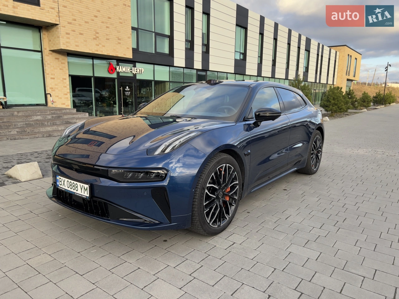 ZEEKR 001 YOU (пневмопідвіску, автоматичне відкриття дверей, автозатемнення панорами, поворотний центральний дисплей.) Резина літня Pirelli PZero
Тормоза Brembo
КАСКО оплачено до 18.02.2026
Замінене масло в редукторах
Зроблена українізація

З авто додаю до комплекту

- резина зимова Michelin Pilot Alpin PA5 (1400$)
