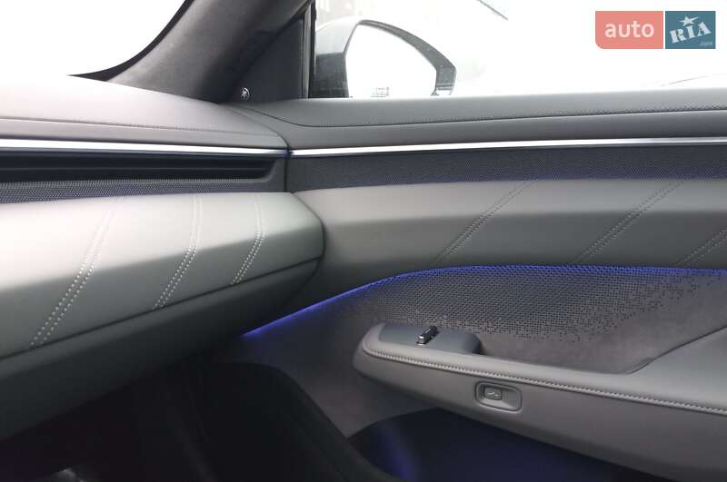 Внедорожник / Кроссовер Zeekr 001 2025 в Киеве