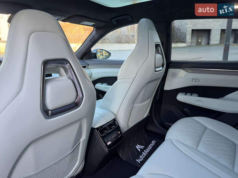 Позашляховик / Кросовер Zeekr 001 2024 в Києві