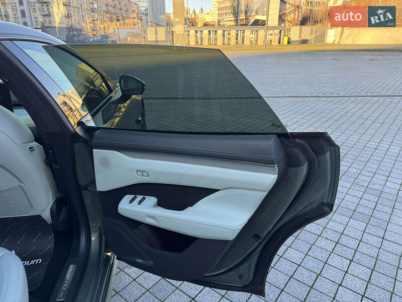 Позашляховик / Кросовер Zeekr 001 2024 в Києві