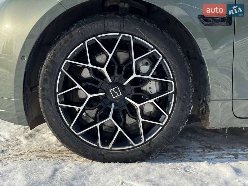 Внедорожник / Кроссовер Zeekr 001 2024 в Каменец-Подольском