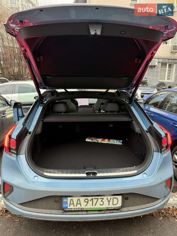 Внедорожник / Кроссовер Zeekr 001 2025 в Киеве