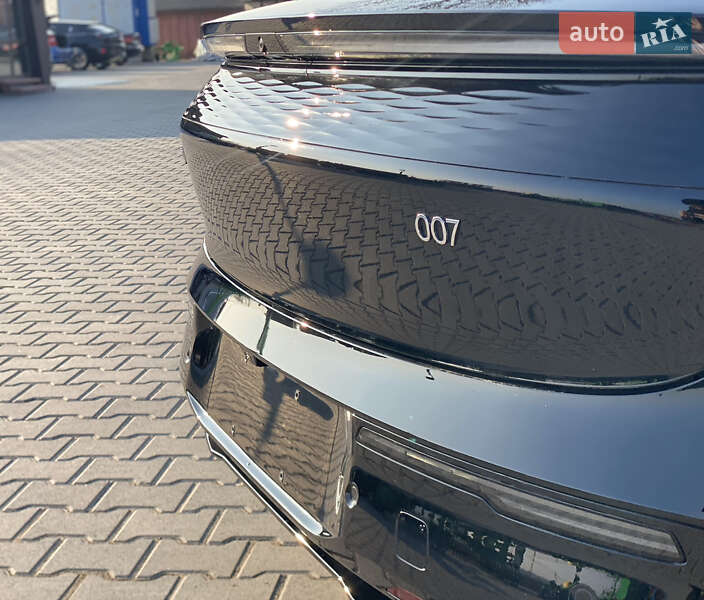 Седан Zeekr 007 2024 в Тернополе