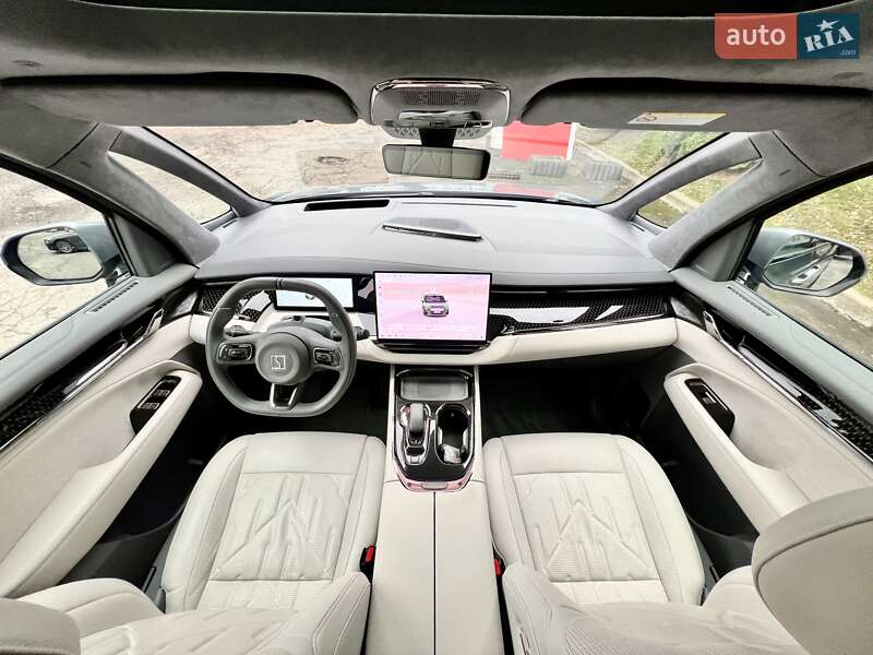 Мінівен Zeekr 009 2024 в Києві