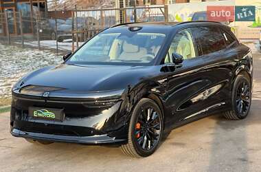 Позашляховик / Кросовер Zeekr 7X 2024 в 