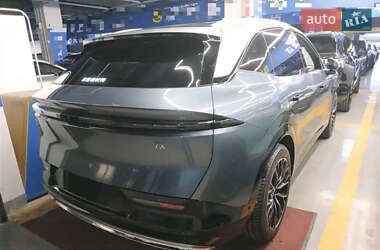 Позашляховик / Кросовер Zeekr 7X 2025 в 