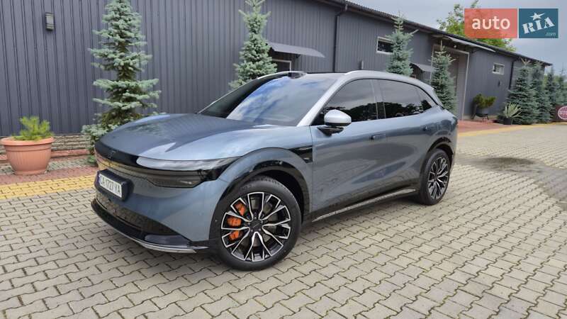 Позашляховик / Кросовер Zeekr 7X 2025 в 