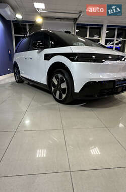 Минивэн Zeekr Mix 2024 в 