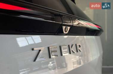Мінівен Zeekr Mix 2024 в 