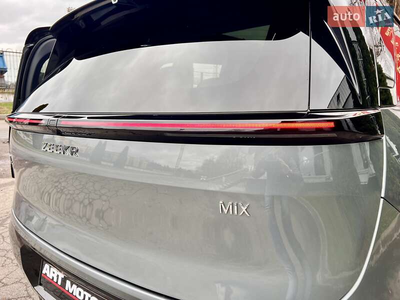 Мінівен Zeekr Mix 2024 в Києві