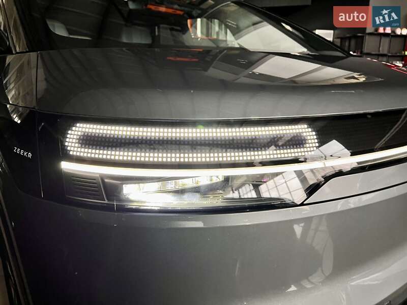 Мінівен Zeekr Mix 2024 в Києві