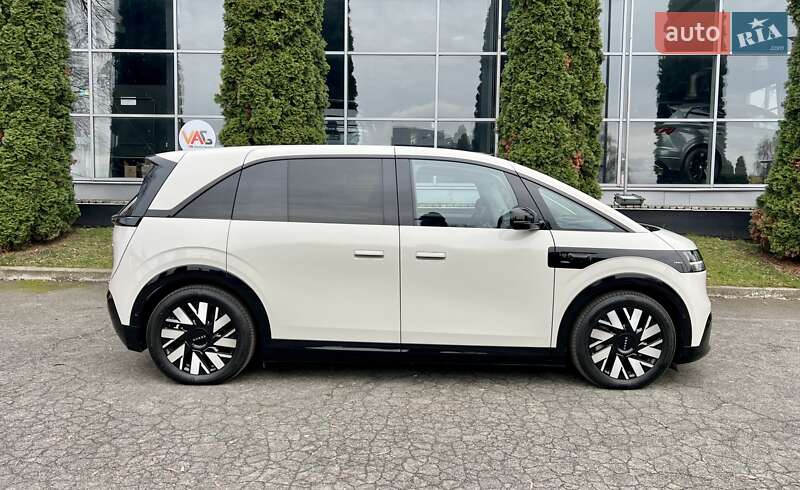 Мінівен Zeekr Mix 2024 в Києві