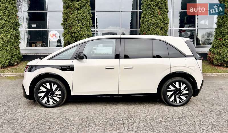 Мінівен Zeekr Mix 2024 в Києві